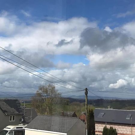 Cheerful Two Bedroom Cottage In The Forest Of Dean Lydbrook エクステリア 写真